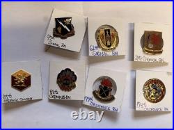 (91x) WW2 Korean Era Vietnam Era Military Crests DUI DI Clutch Back Pins