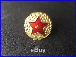 Korean WAR Nor th Korean Cap Badge