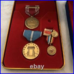 Korean War Veteran Ambassador For Peace Medal Set In Cases Old Military Awards