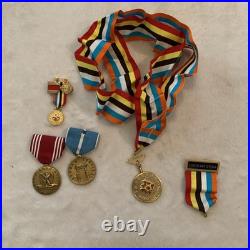 Korean War Veteran Ambassador For Peace Medal Set In Cases Old Military Awards