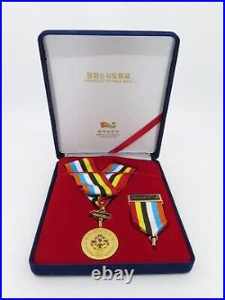 Korean War Veteran Ambassador for Peace Medal, in Case