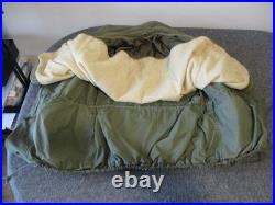 VINTAGE KOREA ISSUED HEAVY FIELD JACKET SHELL (1952 Sz M) LINER (1951 Sz L)