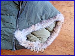 Vintage US Army Extreme Cold Down Casualty Evacuation Sleeping Bag Fur Hood